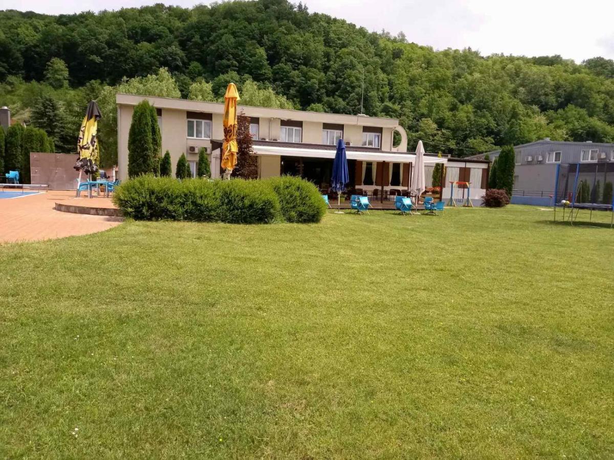 Hotel Drinska Lasta Ljubovija ภายนอก รูปภาพ