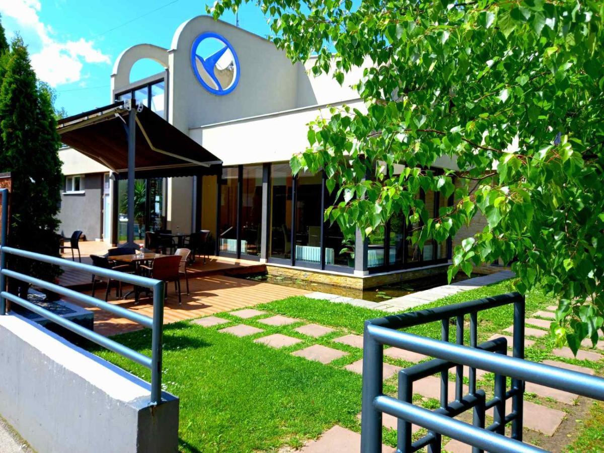 Hotel Drinska Lasta Ljubovija ภายนอก รูปภาพ