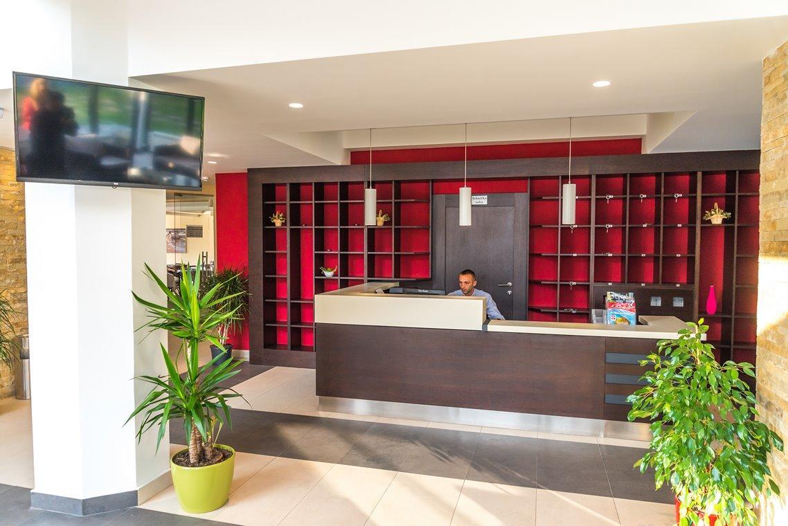 Hotel Drinska Lasta Ljubovija ภายนอก รูปภาพ