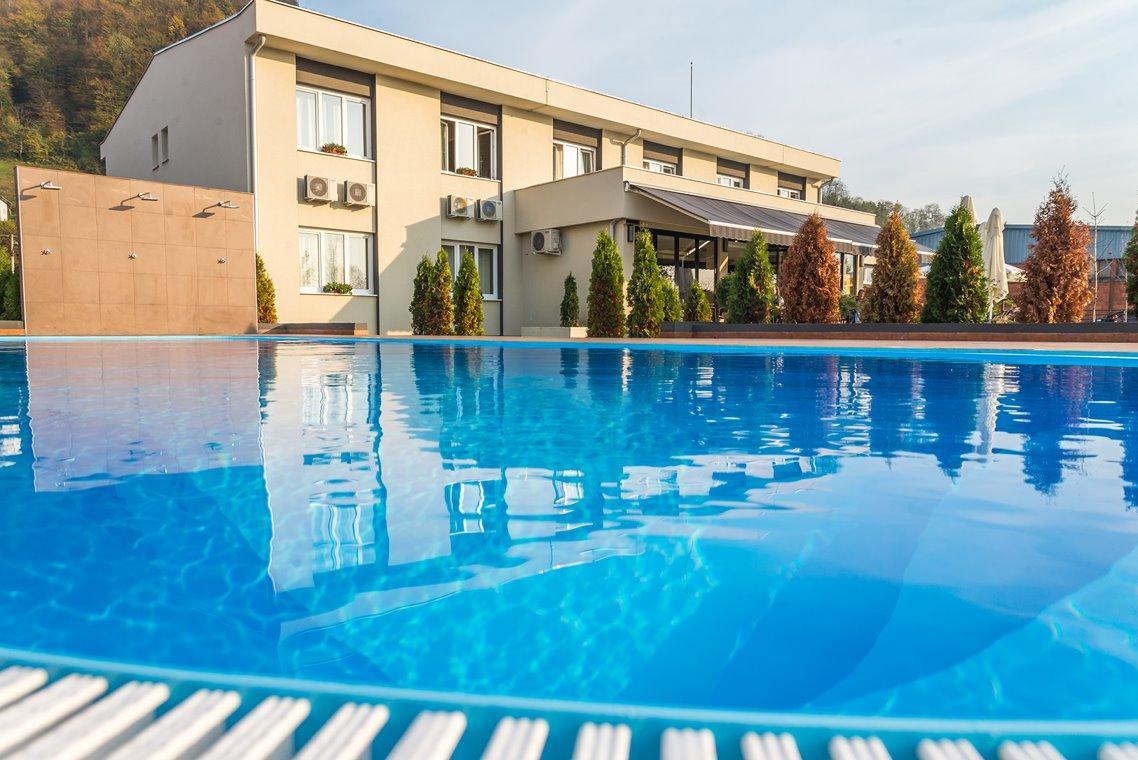 Hotel Drinska Lasta Ljubovija ภายนอก รูปภาพ