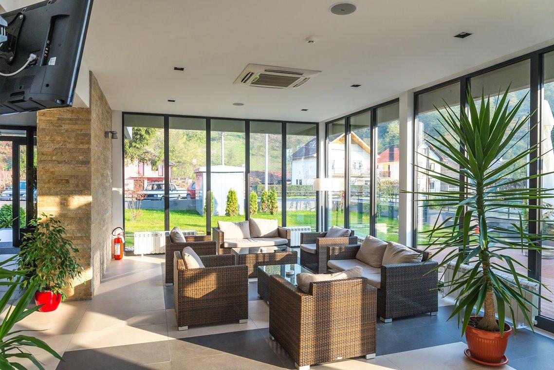 Hotel Drinska Lasta Ljubovija ภายนอก รูปภาพ